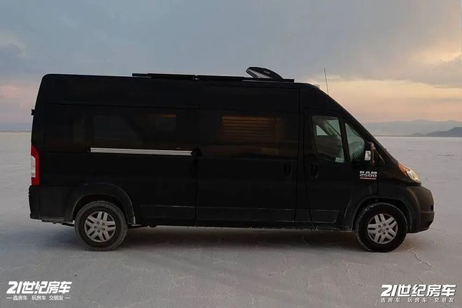 Promaster露营车把舒适感拉满了澳门新葡京四面环窗仰望星空！这辆Ram(图1)