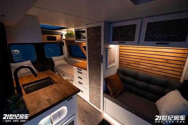 Promaster露营车把舒适感拉满了澳门新葡京四面环窗仰望星空！这辆Ram(图8)